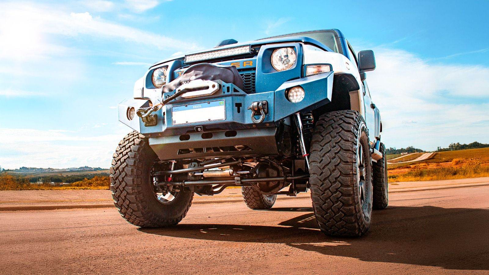 Amortecedor de direção PS Amortecedores instalado em Troller off-road