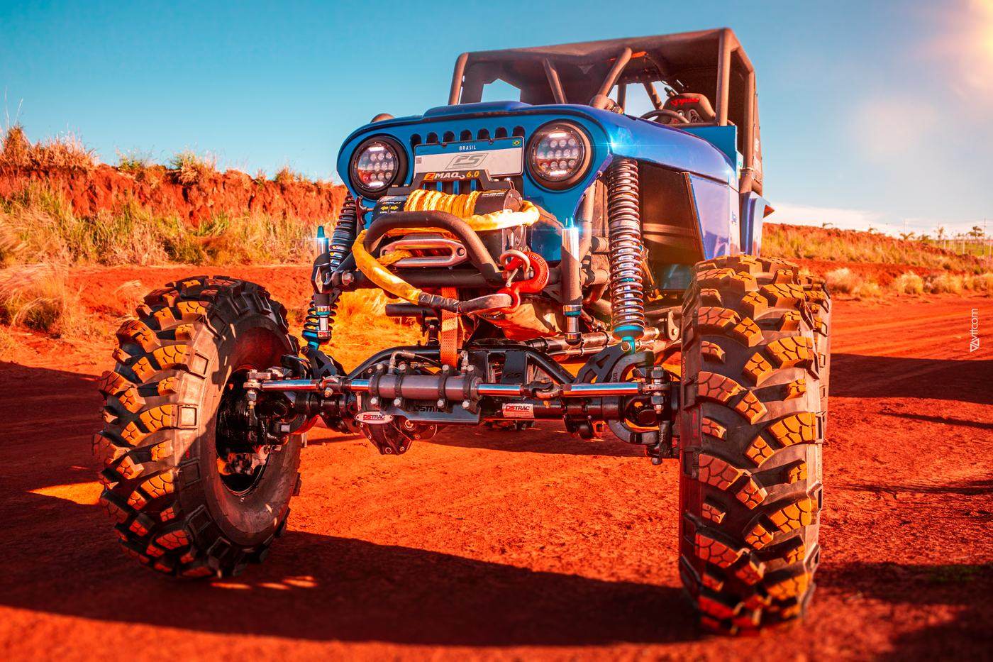 Rock crawler azul com suspensão PS Amortecedores — coilovers e eixo de alto desempenho